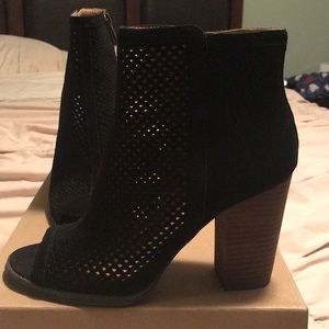 Lucky Brand peep toe Booties size 10